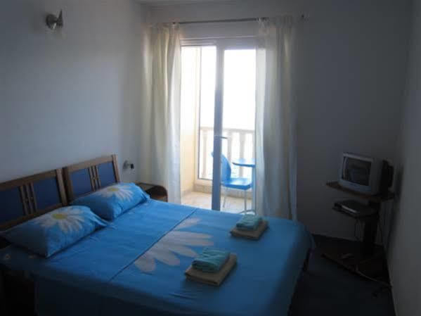 Superb Beachfront Luxury Seaview With Private Beach Milna  Bagian luar foto